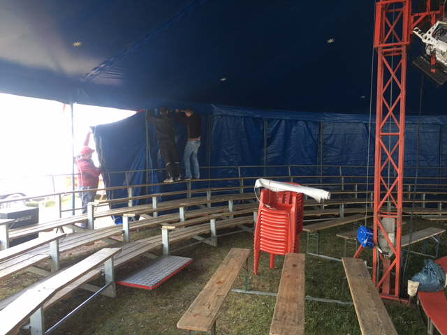 Aufbau Zirkus 13